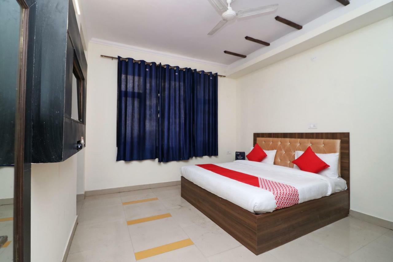 Oyo Flagship 28755 Hotel 9 Palm Rājpur Eksteriør bilde